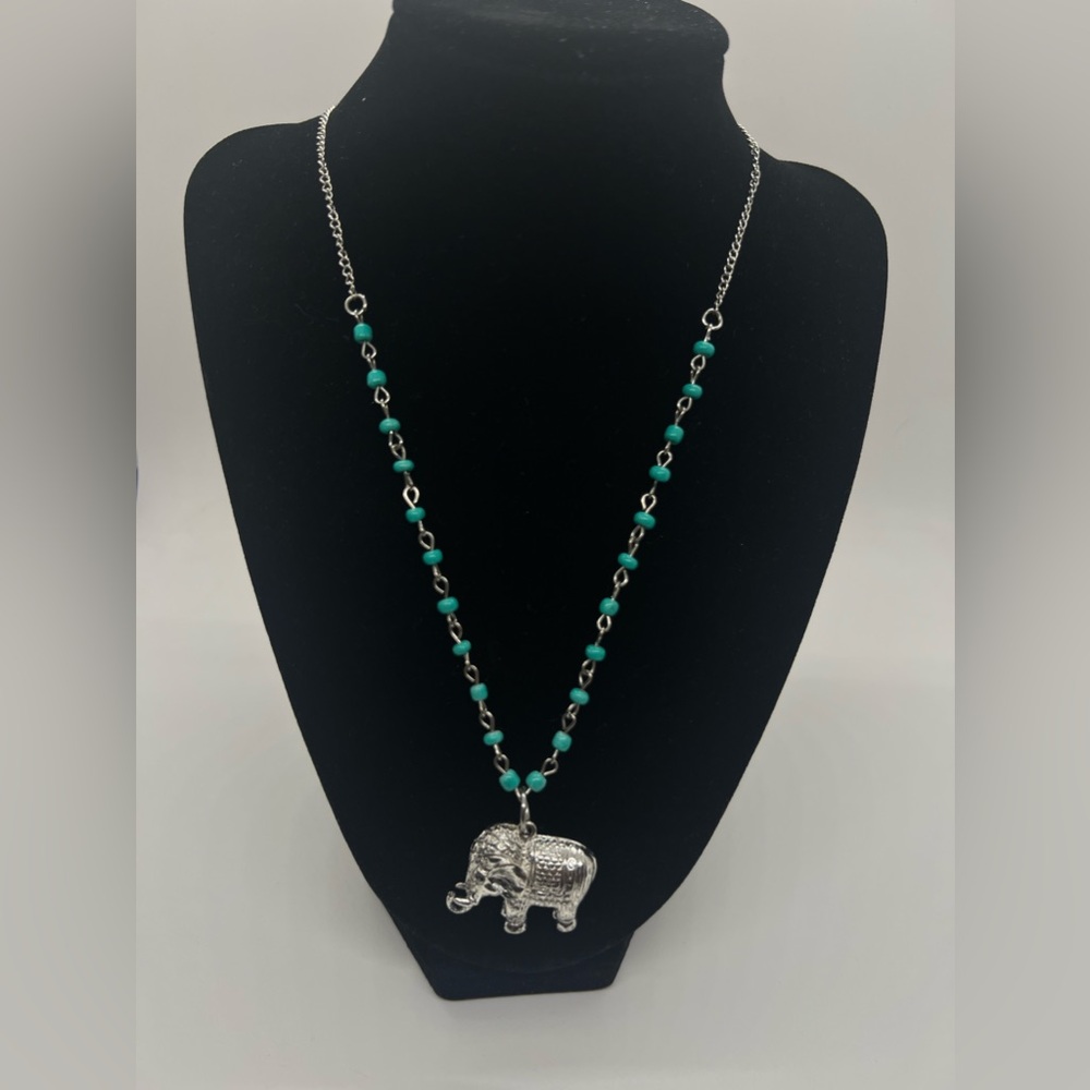Silver-Tone Fashion Necklace Elephant Pendant‎ Acrylic Turquoise Colored Beads